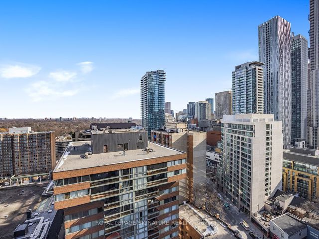 1704 - 32 Davenport Rd