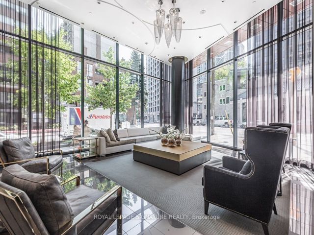 1704 - 32 Davenport Rd