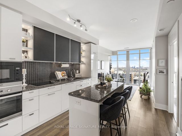 1704 - 32 Davenport Rd