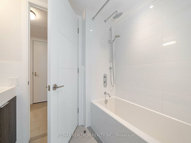 510 - 2525 Bathurst St