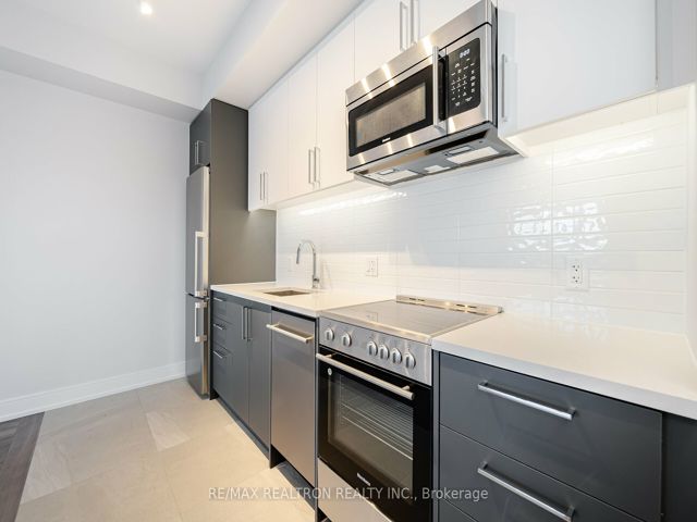 510 - 2525 Bathurst St