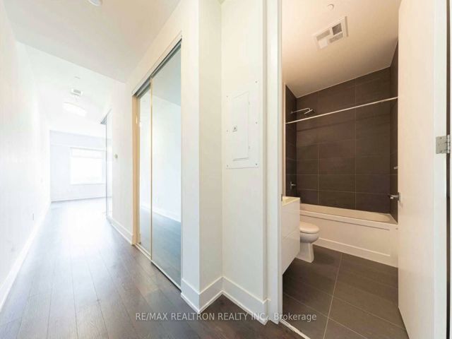 1823 - 111 St Clair Ave W