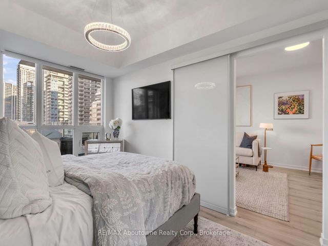 502 - 69 Lynn Williams St