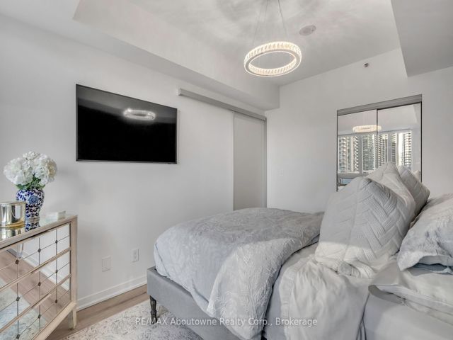 502 - 69 Lynn Williams St