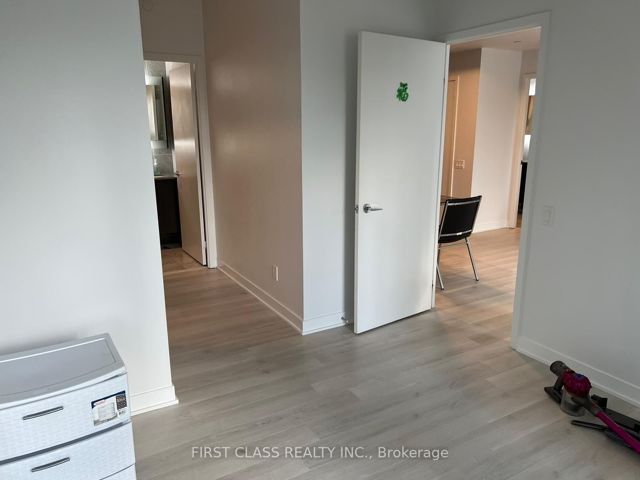 1106 - 80 Queens Wharf Rd