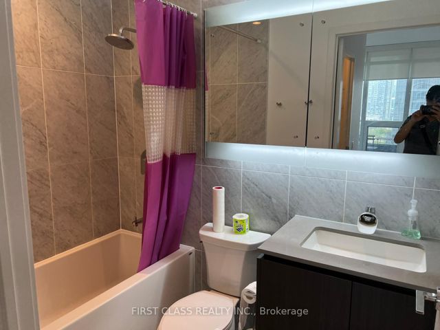 1106 - 80 Queens Wharf Rd