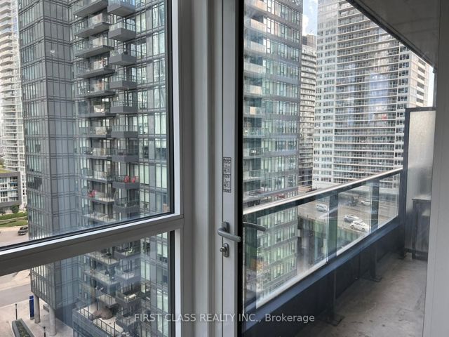1106 - 80 Queens Wharf Rd