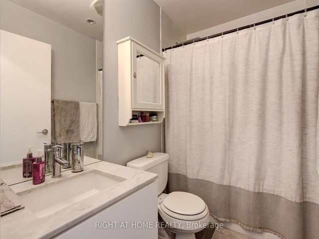 1709 - 33 Mill St
