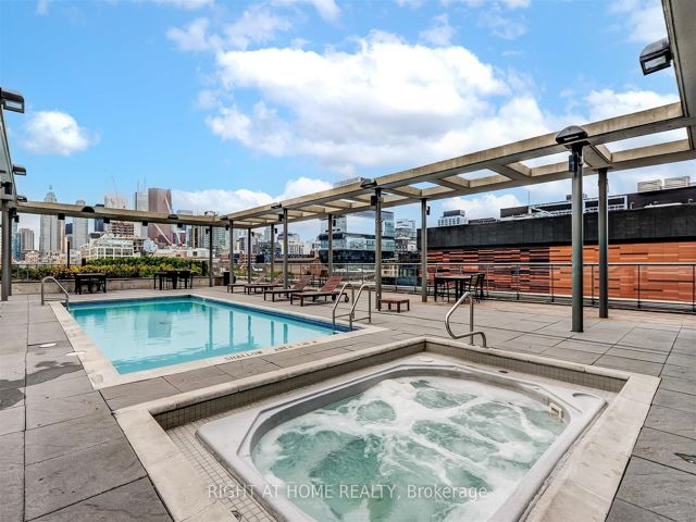 1709 - 33 Mill St