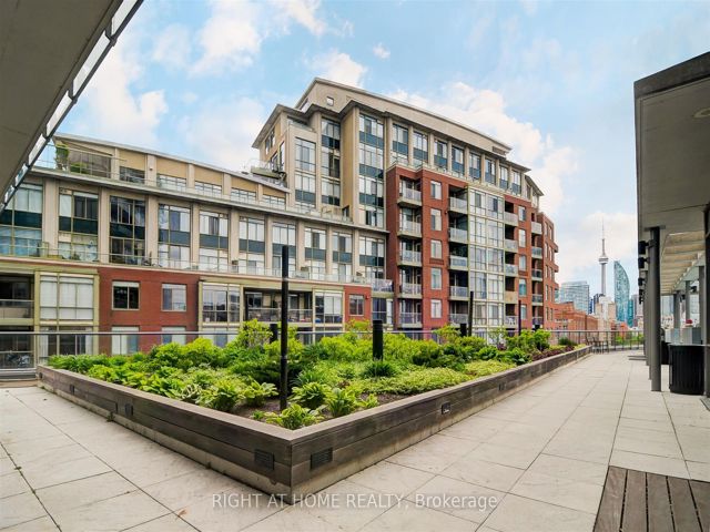 1709 - 33 Mill St