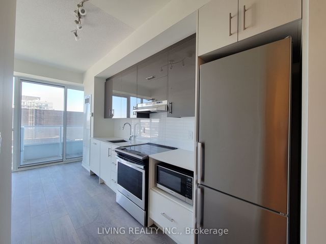1503 - 180 Fairview Mall Dr