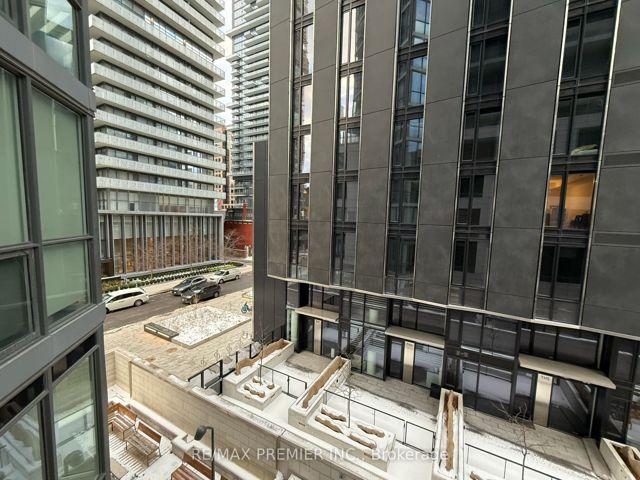 309 - 45 Charles St