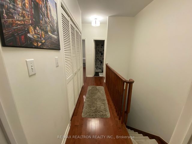 6 - 645 Davenport Rd