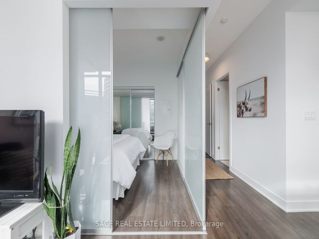 318 - 169 Fort York Blvd