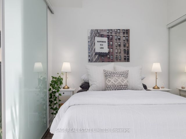 318 - 169 Fort York Blvd