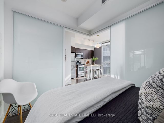 318 - 169 Fort York Blvd
