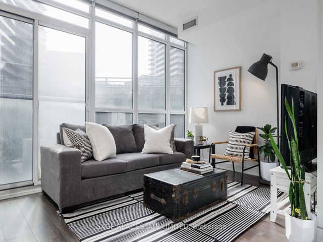 318 - 169 Fort York Blvd