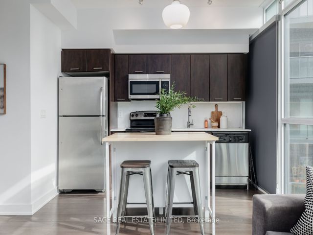 318 - 169 Fort York Blvd