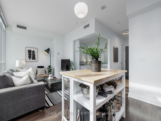 318 - 169 Fort York Blvd