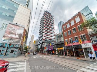 905 - 215 Queen St W
