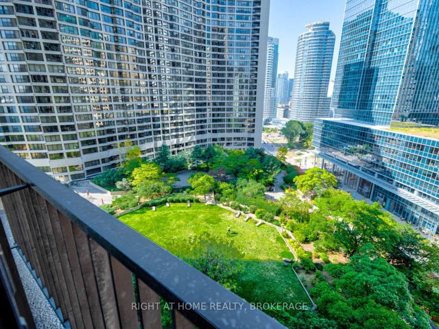 1627 - 33 Harbour Sq