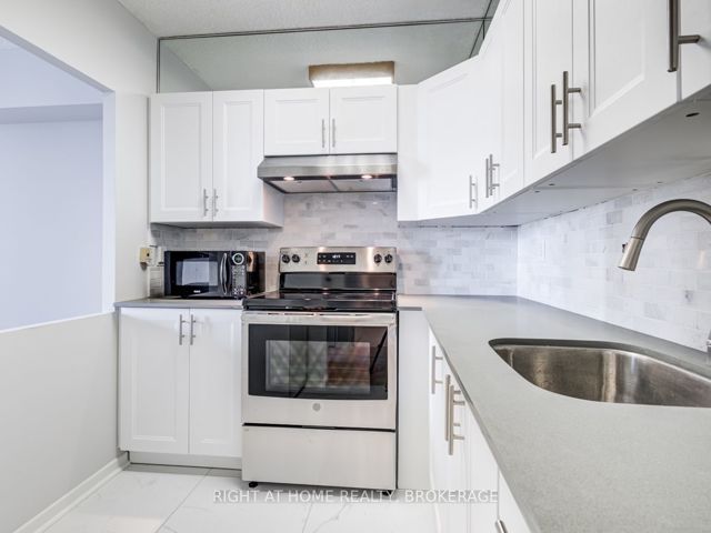 1627 - 33 Harbour Sq