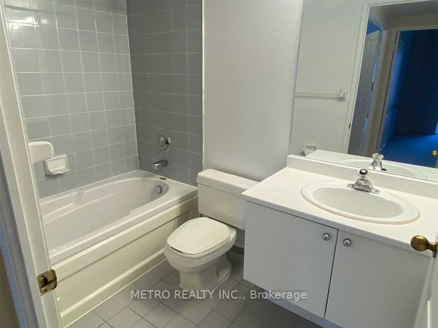 1708 - 18 Hollywood Ave