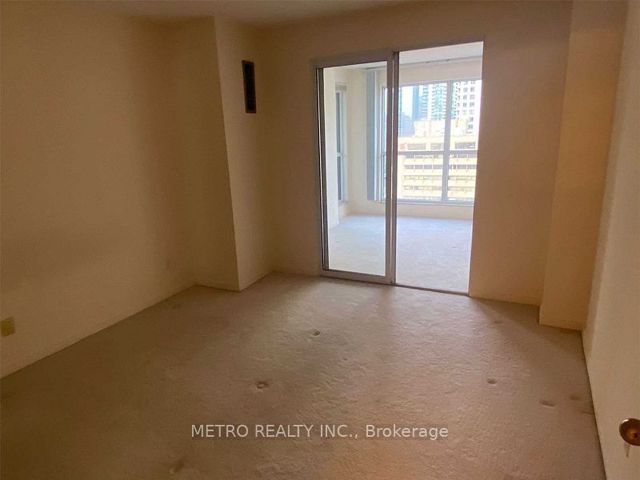 1708 - 18 Hollywood Ave
