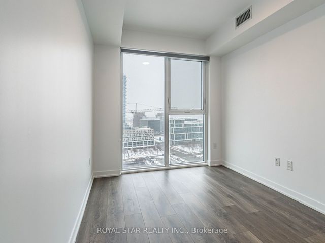 1703 - 20 Richardson St S