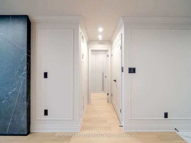 1805 - 85 Skymark Dr