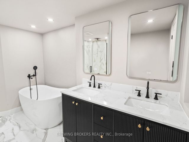 1805 - 85 Skymark Dr
