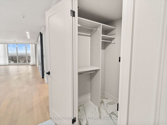 1805 - 85 Skymark Dr