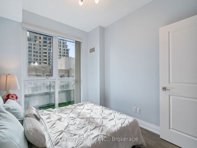 907 - 591 Sheppard Ave E