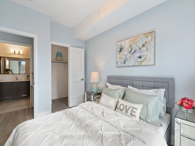 907 - 591 Sheppard Ave E