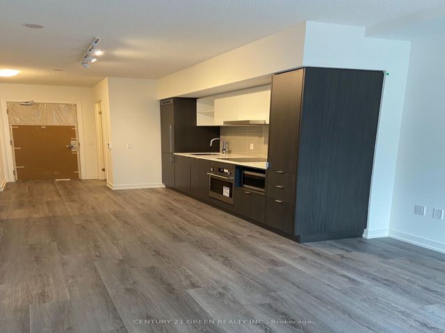 # 917 - 138 Downes St