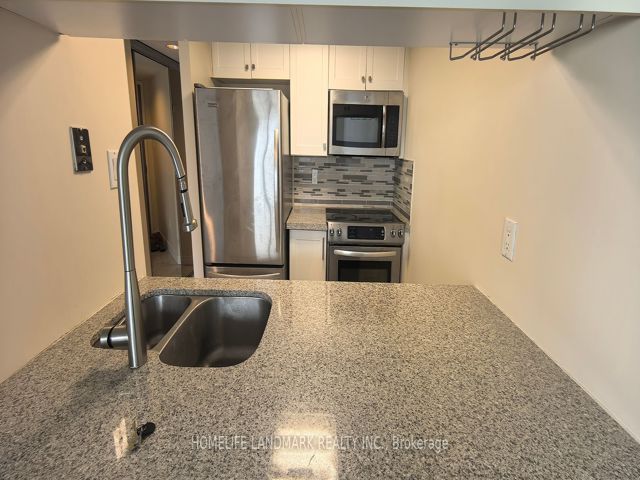 2606 - 38 Elm St