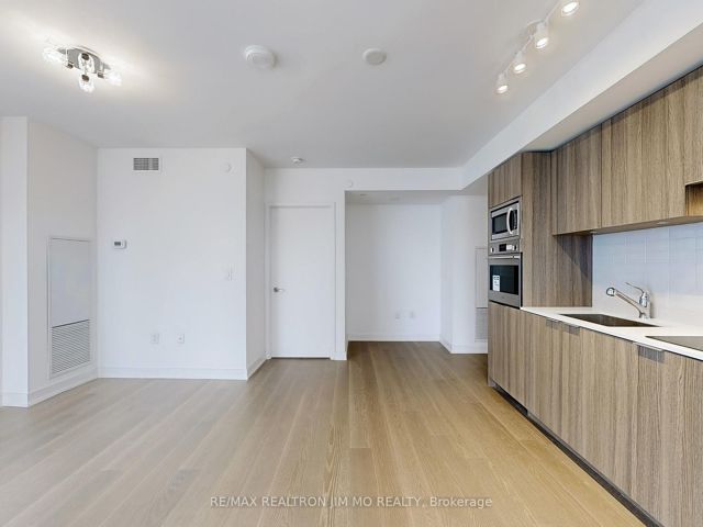 1208 - 11 Wellesley St W