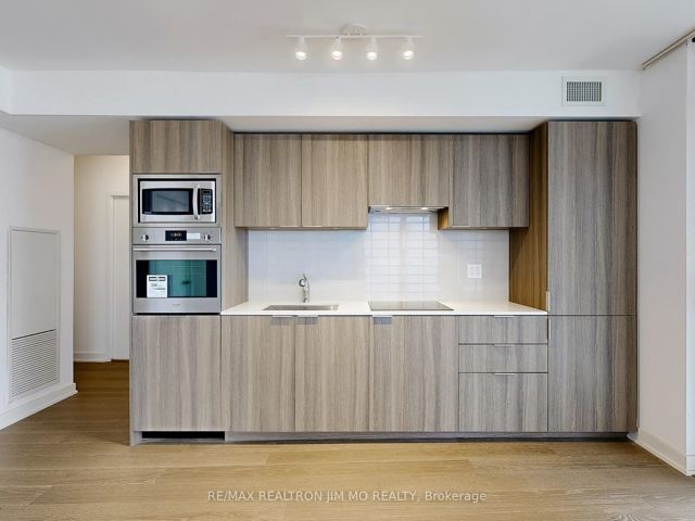 1208 - 11 Wellesley St W