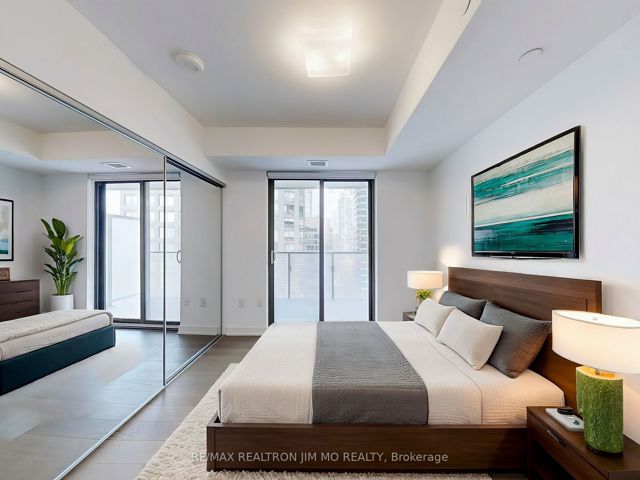 1208 - 11 Wellesley St W