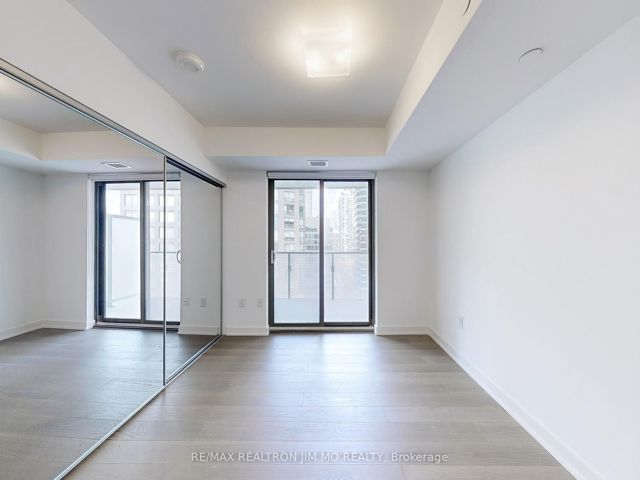 1208 - 11 Wellesley St W