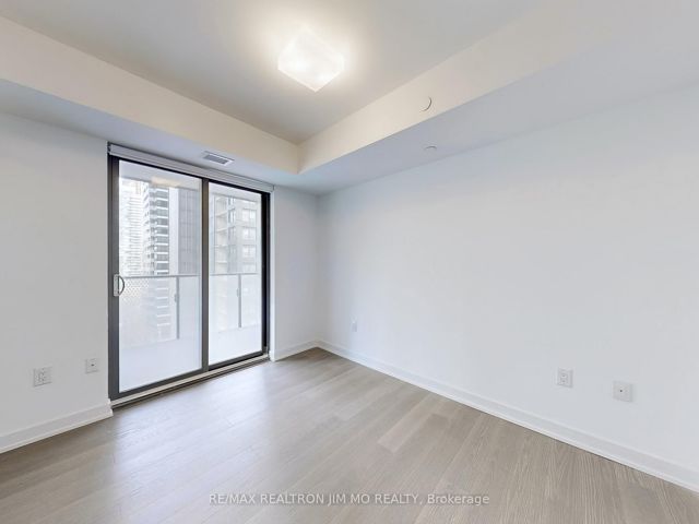 1208 - 11 Wellesley St W