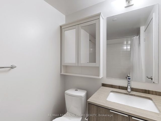1208 - 11 Wellesley St W