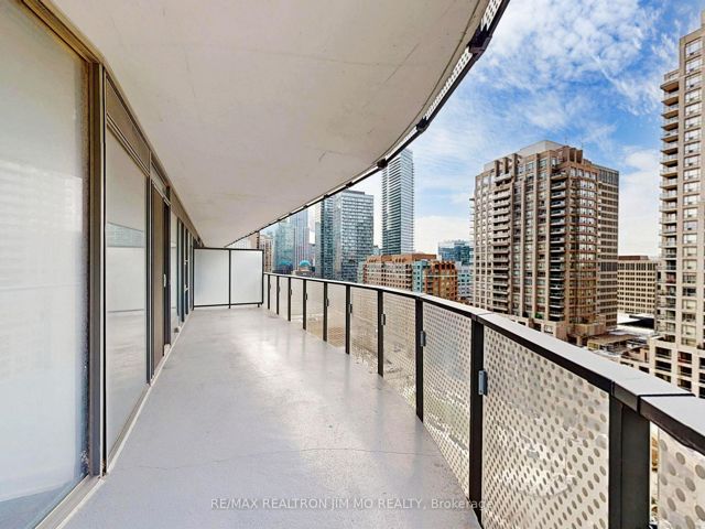 1208 - 11 Wellesley St W