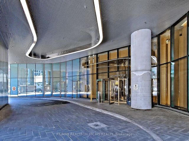 1208 - 11 Wellesley St W