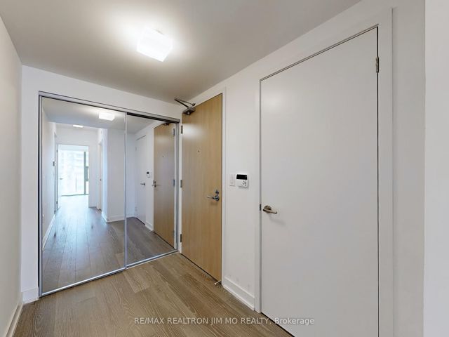 1208 - 11 Wellesley St W