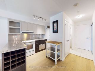 308 - 111 Elizabeth St