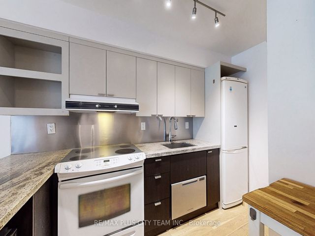 308 - 111 Elizabeth St