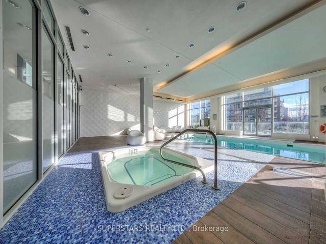 114 - 66 Forest Manor Rd