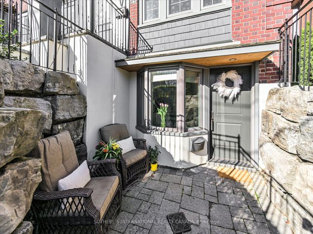 C - 1248 Avenue Rd