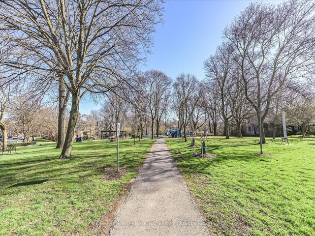 C - 1248 Avenue Rd